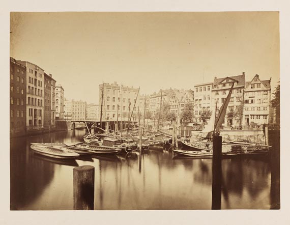 Trostbrücke - 1 Foto, Bei der alten Börse. Ch. Fuchs, um 1870