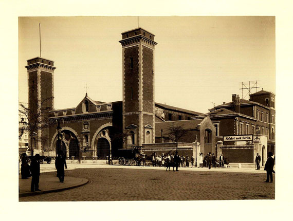 Klosterthor-Bahnhof - 3 Fotos, Klosterthor-Bahnhof / Berliner Bahnhof / Johanniskloster. Um 1900