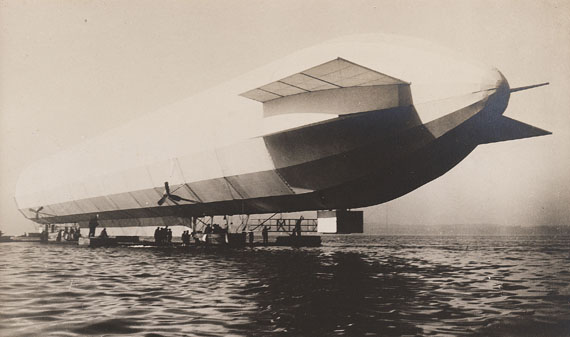 Luftfahrt - Zeppelin collection. (1 album and 2 porfolios). 1899-1910