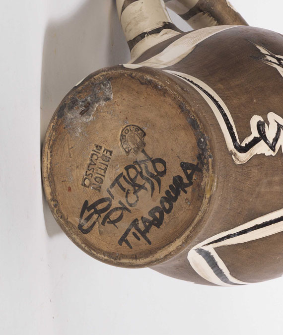 Pablo Picasso - Grey engraved pitcher - Rückseite