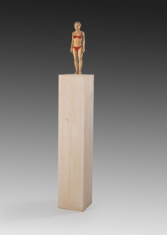 Stephan Balkenhol - Frau in rotem Bikini - Weitere Abbildung