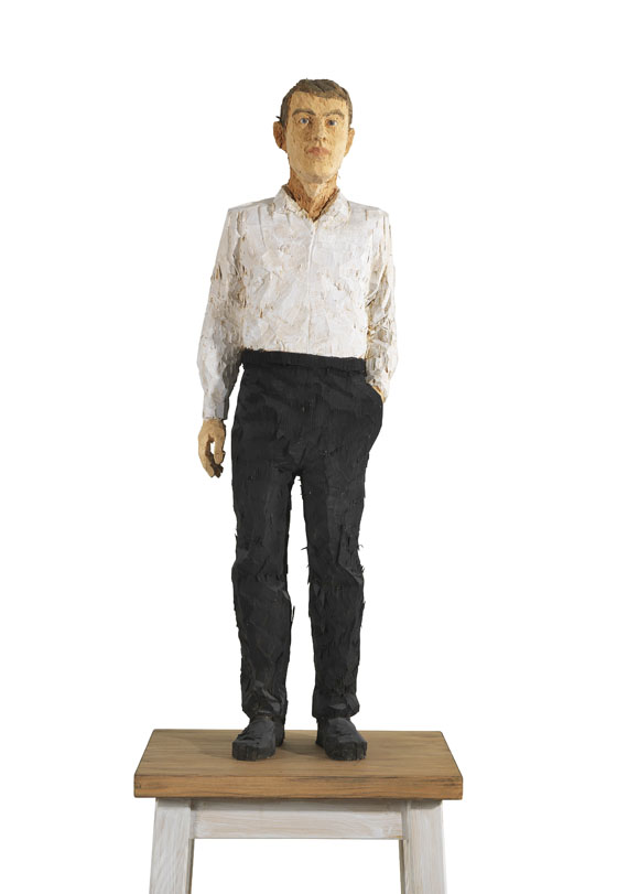 Stephan Balkenhol - Mann mit weißem Hemd und schwarzer Hose - Weitere Abbildung