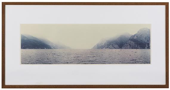 Andreas Gursky - Gardasee, Panorama - Rahmenbild