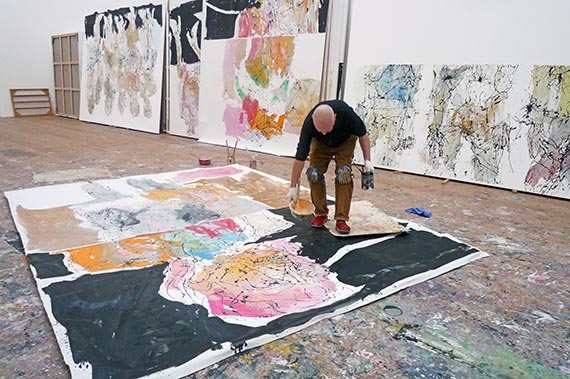 Abbildung zu: Georg Baselitz, Atelier am Ammersee, 2011. © Elke Baselitz 2026
