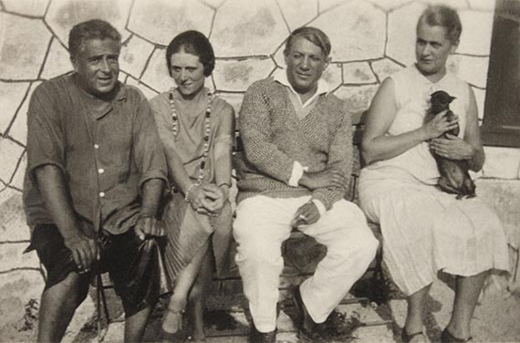 Abbildung zu: Francis Picabia, Olga Kokoschka, Pablo Picasso und Germaine Everling, um 1927, Foto: unbekannt. &copy; Archives Comité Picabia